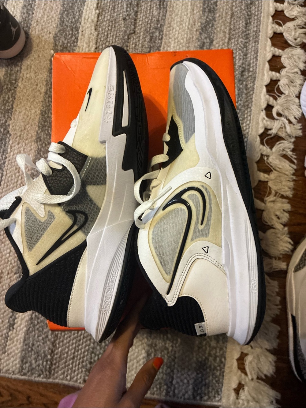 Nike White Black Cream Casual Running Shoes